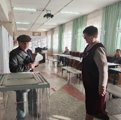 Жители Усть-Коксинского района активно голосуют на выборах депутатов Госдумы